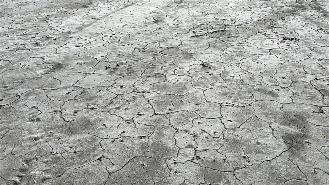 Tuz Gölü can çekişiyor! 130 bin futbol sahasından 13 bine düştü 12